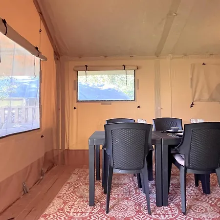 Holiday home De Vlinder Hulshorst